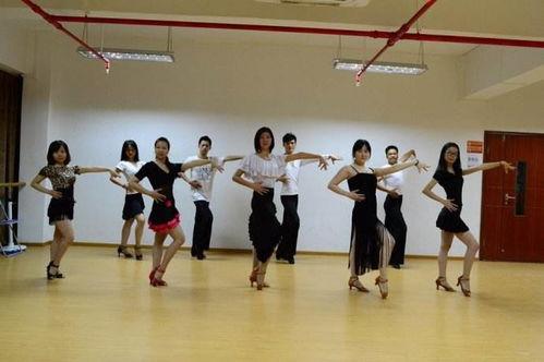 玉米舞蹈成人教学视频,轻松入门，舞动身心