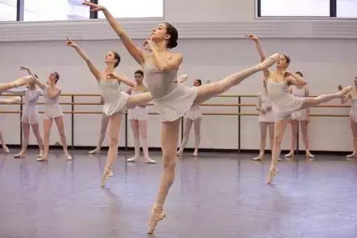 成人舞蹈洋气视频大全,尽享成人舞蹈洋气风采