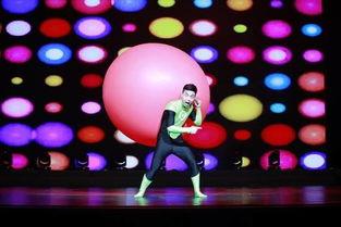 成人唱歌吹气球视频,揭秘成人唱歌吹气球的独特魅力